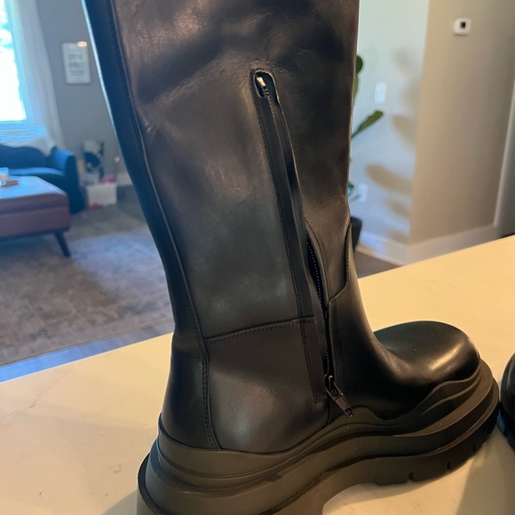 Bottega Veneta Tire Boots - Picture 3 of 10